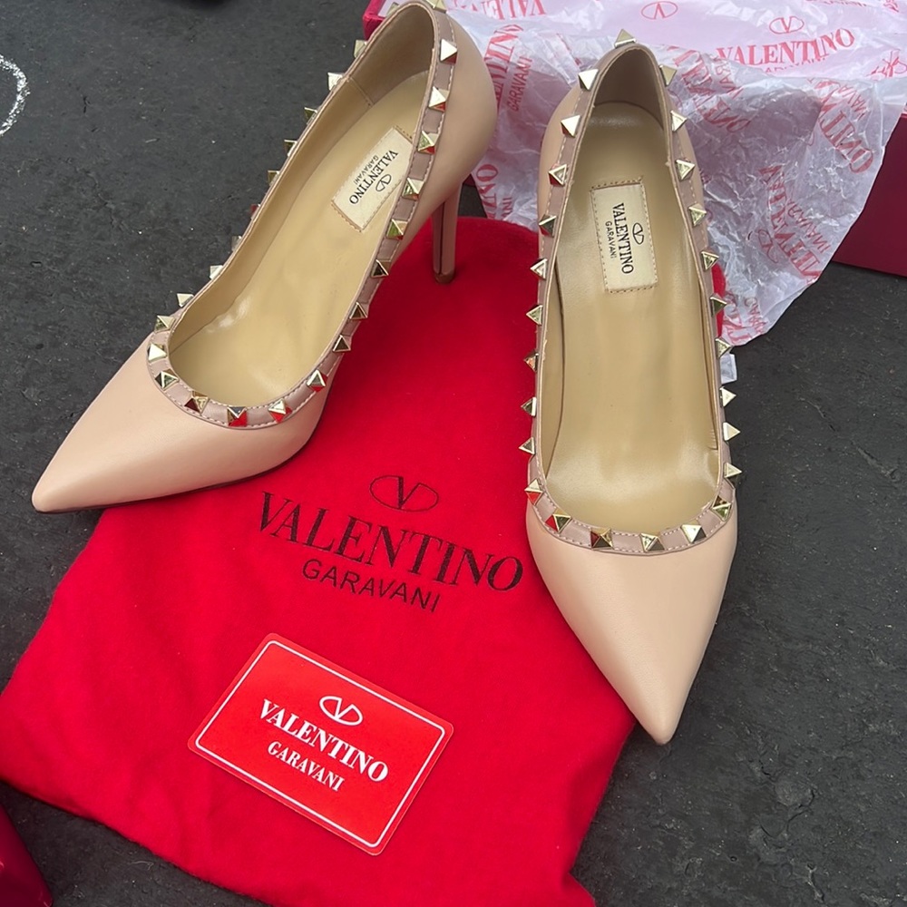 Size 39 ē